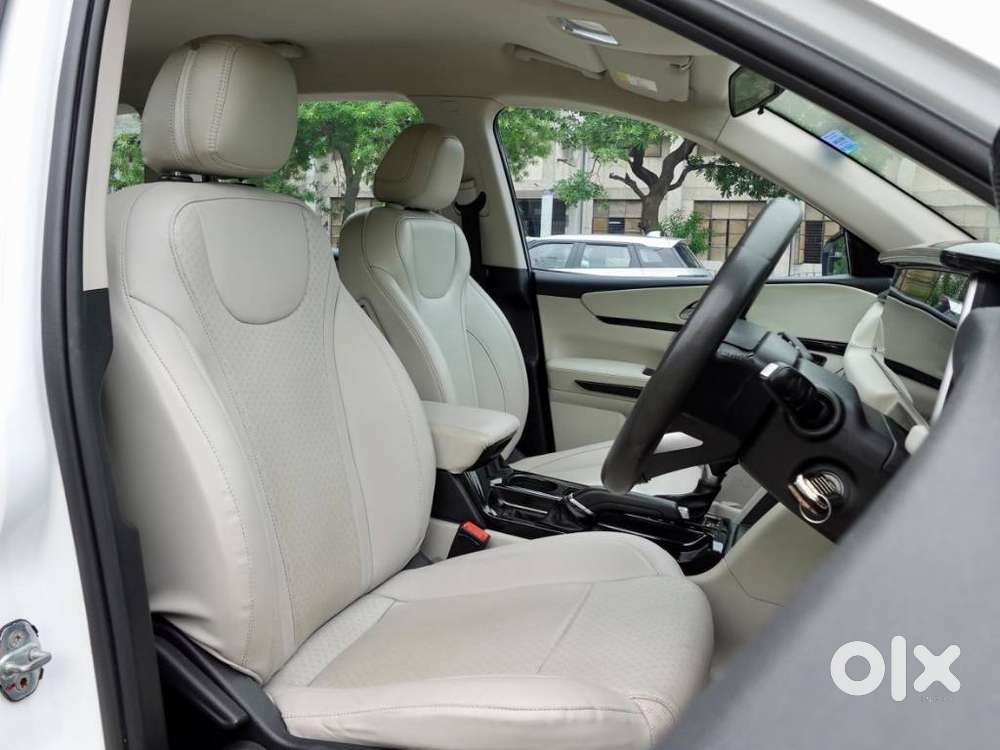 Mahindra Xuv700, 2023, Petrol