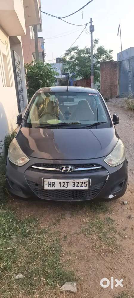 Hyundai I10 Magna Petrol 2014 Alag Se Cng Fited Hai