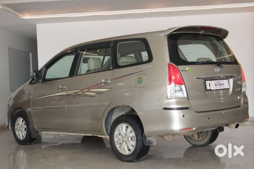 Toyota Innova 2.5 Vx 8 Str, 2011, Diesel