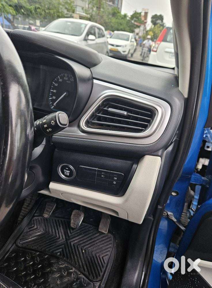Tata Altroz 1.2 Xza (o), 2021, Petrol
