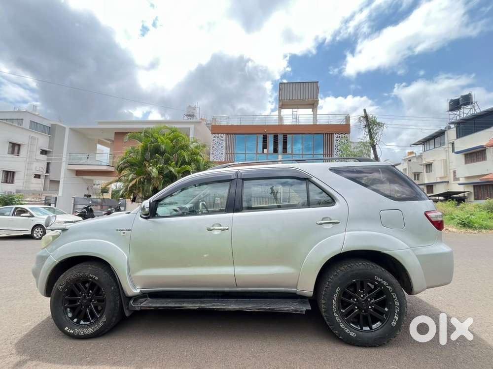 Toyota Fortuner [ ] 3.0 4x4 Mt, 2010, Diesel