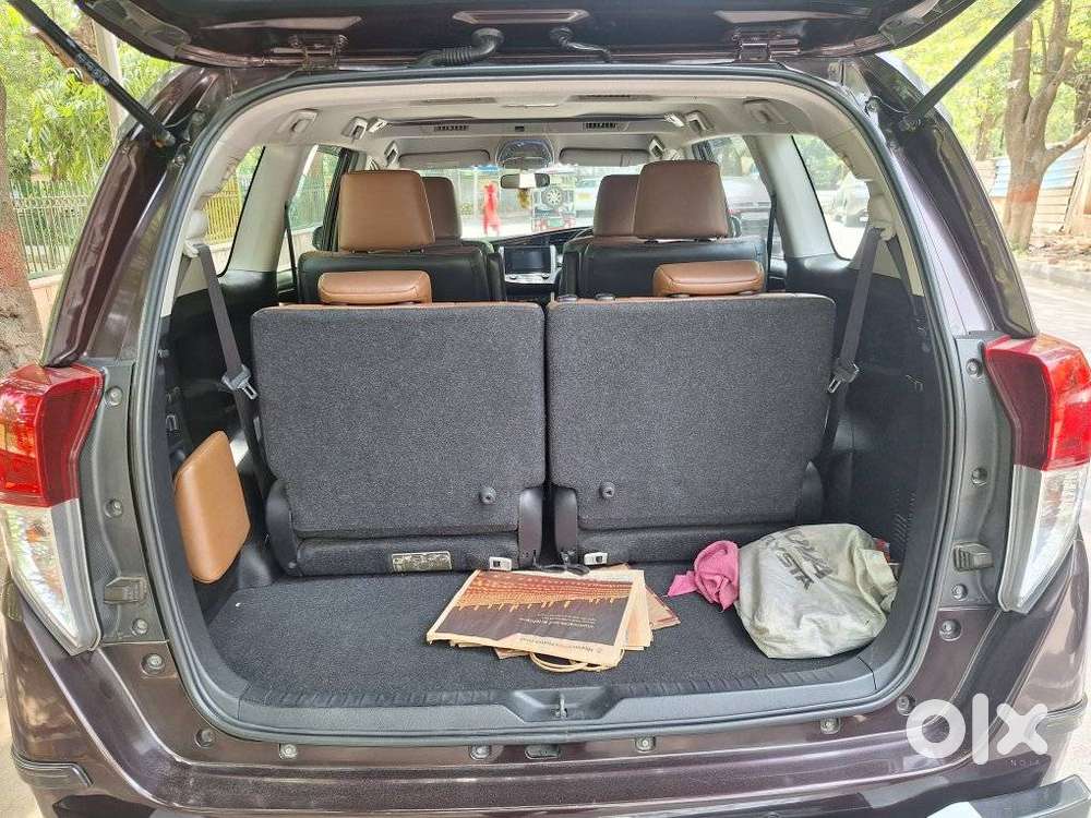 Toyota Innova Crysta 2.8z Automatic, 2016, Petrol