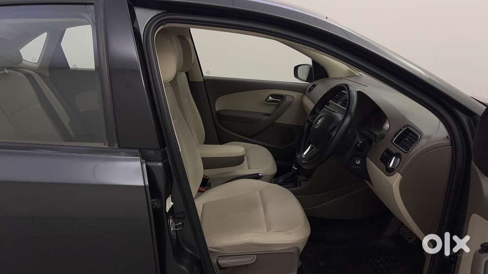 Skoda Rapid [2016-2018] 1.6 Style Plus Mpi At, 2016, Petrol