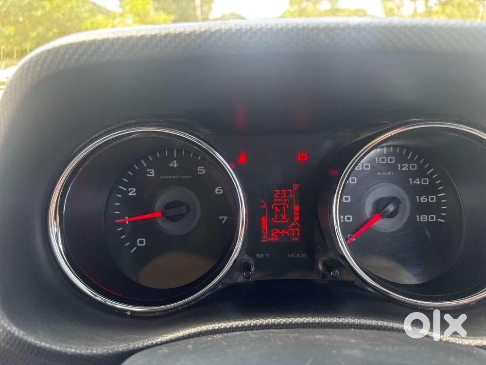 Mahindra Tuv300 T8 Automatic