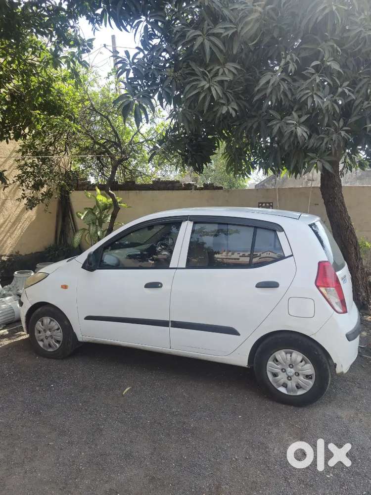 Hyundai I10 2010 Cng & Petrol 180000 Km Driven