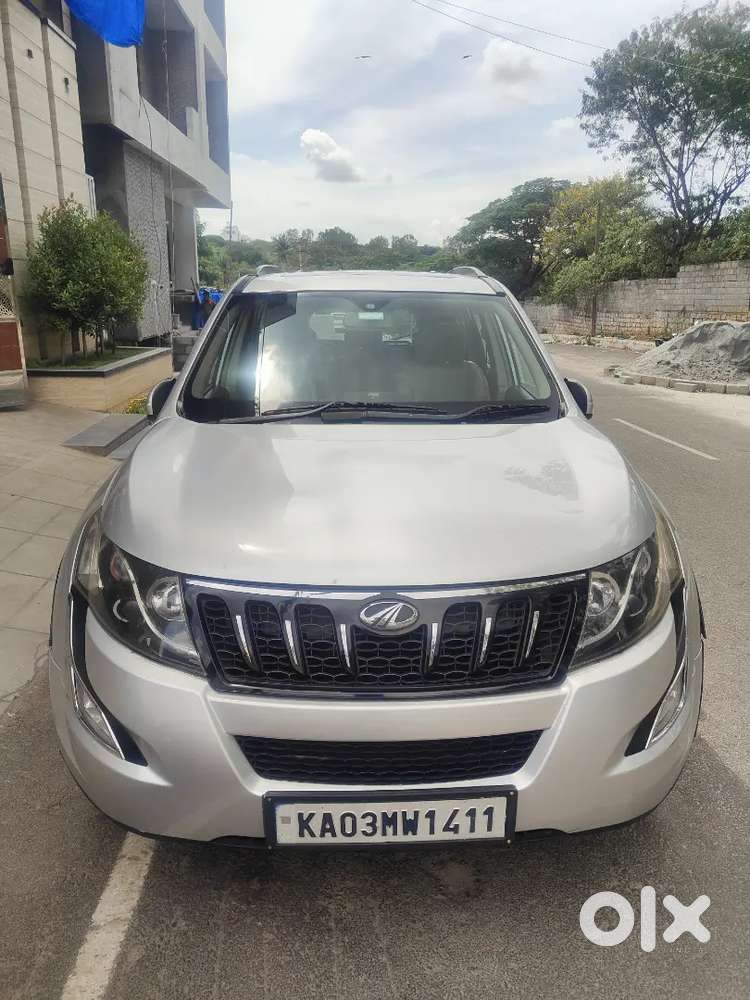 Mahindra XUV500 2.2 W10 2015