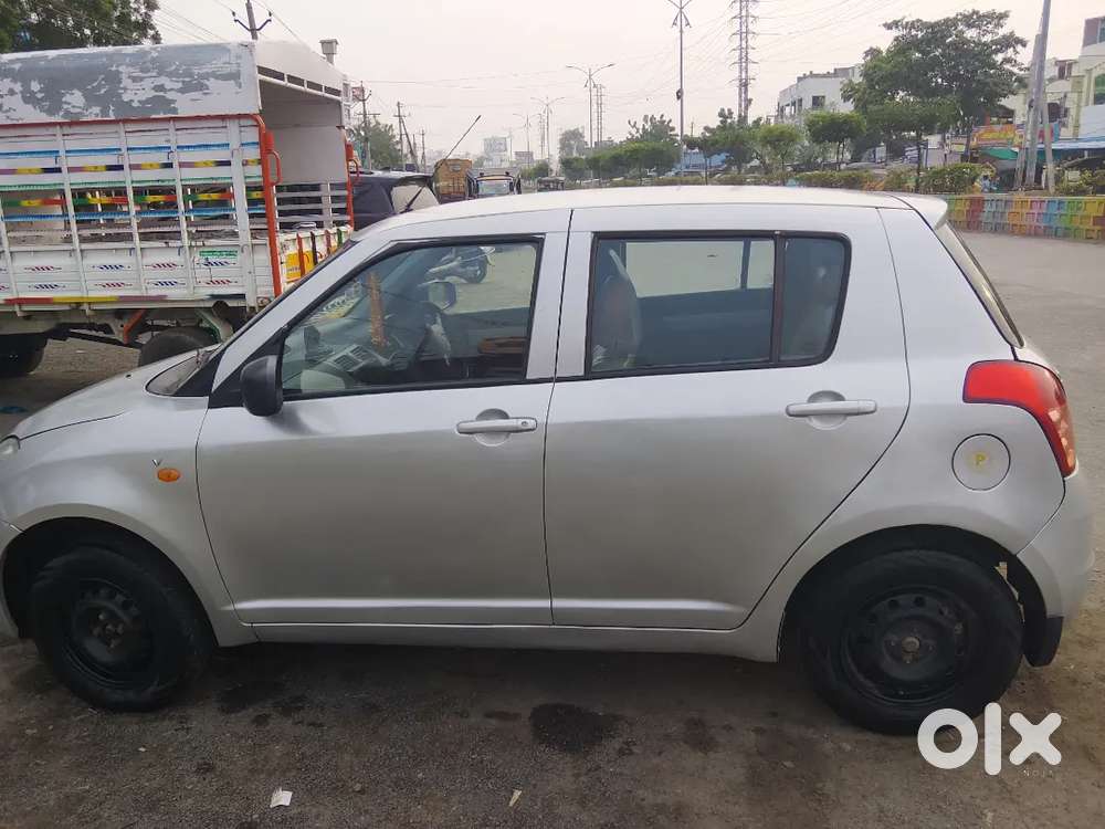 Maruti Suzuki Swift 2006 Petrol 135000 Km Driven