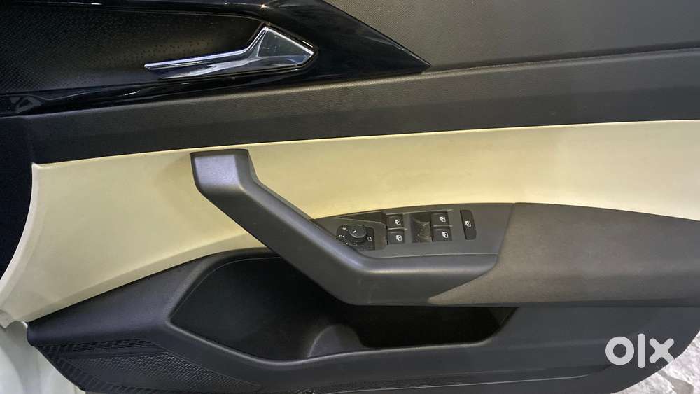 Skoda Slavia 1.0 Ambition Tsi At, 2024, Petrol