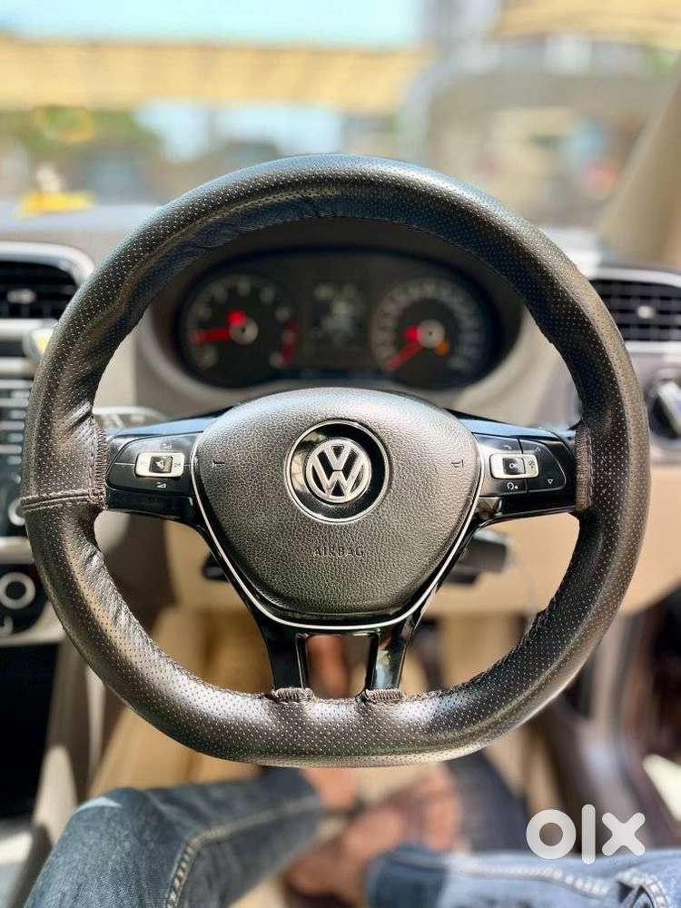 Volkswagen Vento 1.2 Tsi Highline Plus At, 2014, Petrol