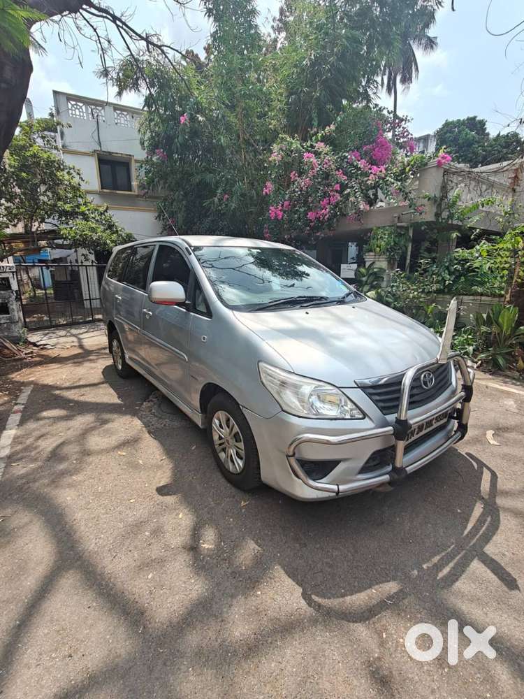 Innova 2.5g 8 Seater Bs-iv