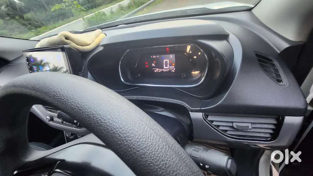 Tata Nexon &ndash;  Petrol
Automatic (second Top Model)