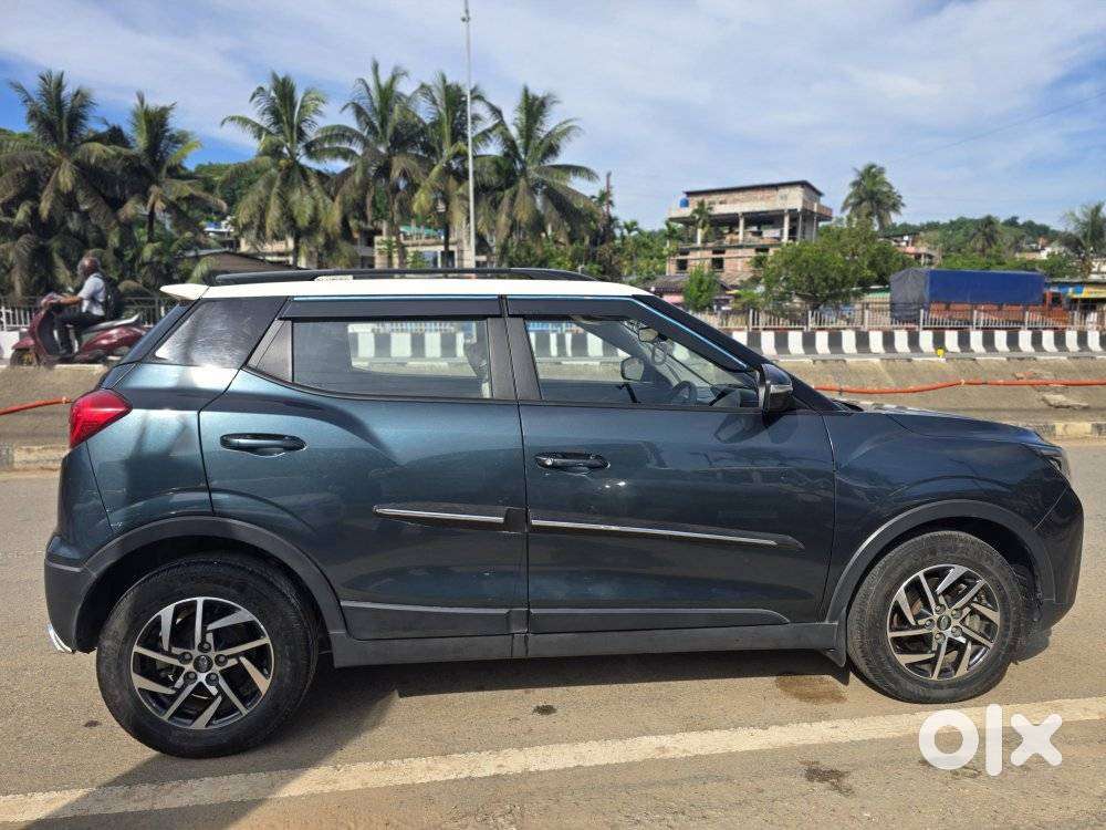 Mahindra Xuv300 W8 Option Dual Tone, 2023, Petrol