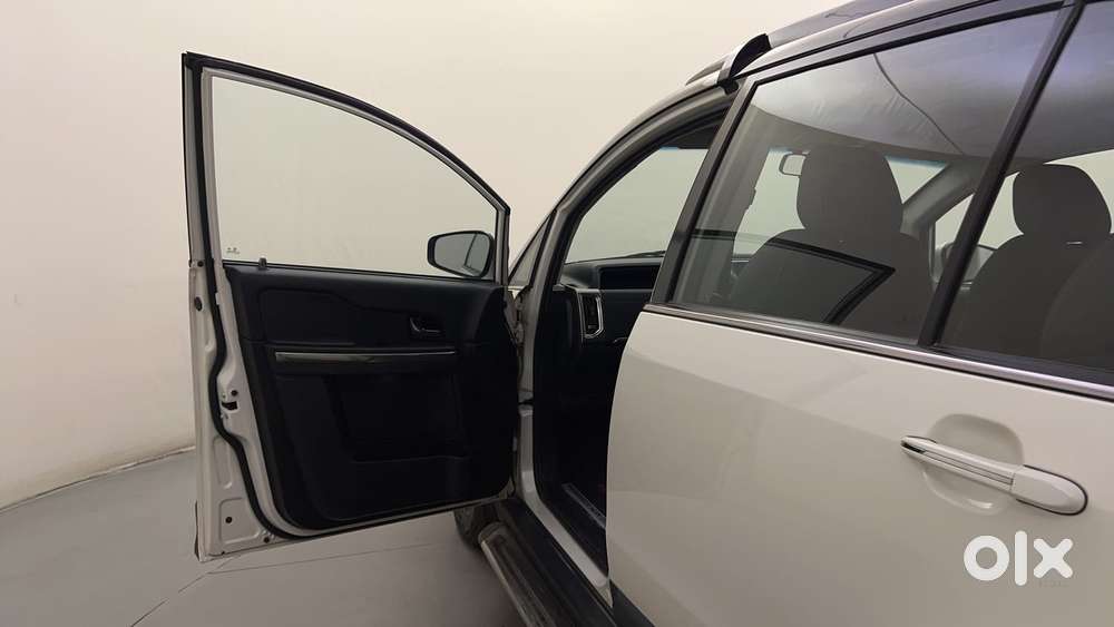 Tata Hexa 2.2 Xta 4x2 6 Str Dual Tone, 2019, Diesel