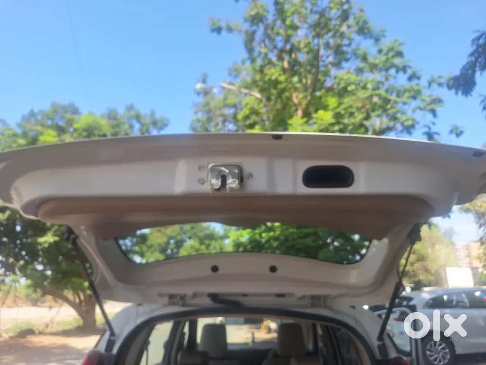 Maruti Suzuki Ertiga 2023 Petrol 25000 Km Driven