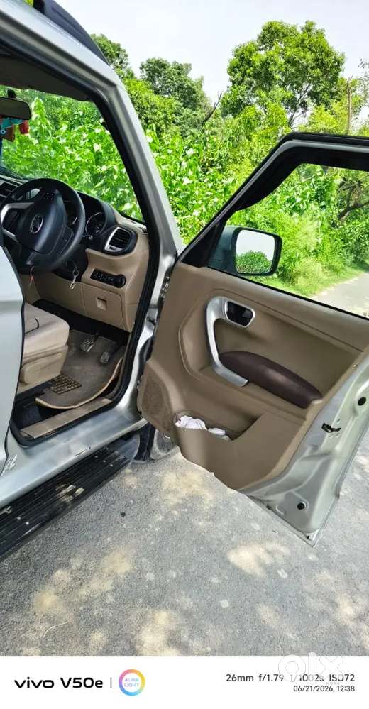 Mahindra Tuv 300 2016
