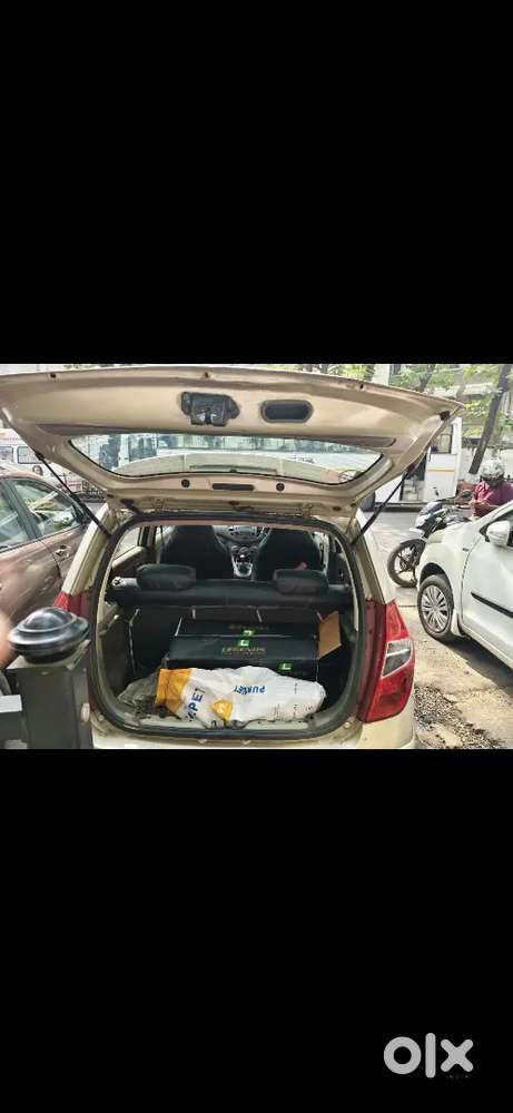 Hyundai I10 Sportz 2011 Km Driven. Green Tax Done