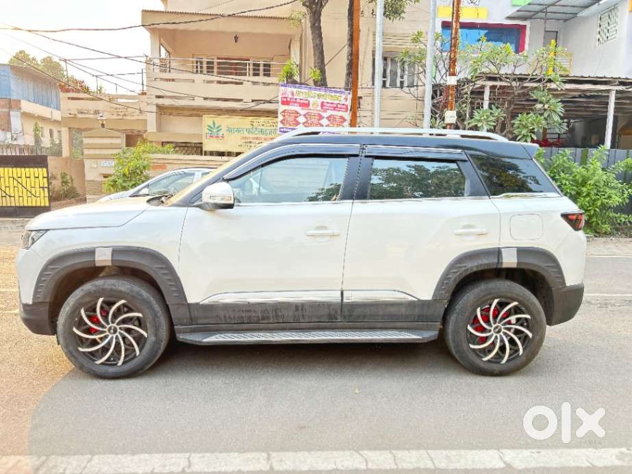 Maruti Suzuki Brezza 1.5 Vxi Smart Hybrid, 2023, Petrol
