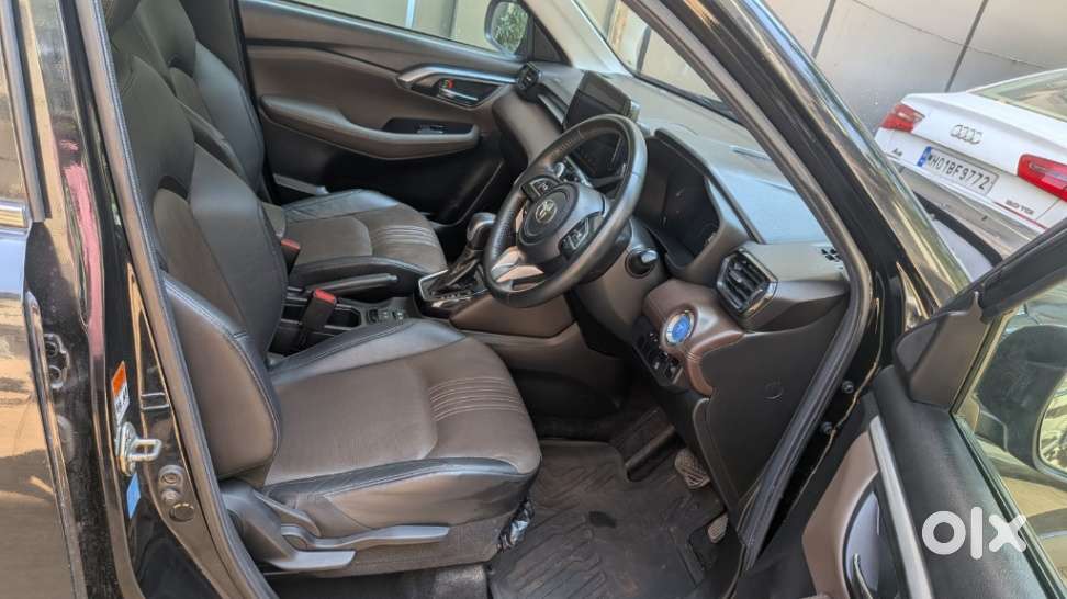 Toyota Urban Cruiser Hyryder 1.5 V Hybrid, 2023, Petrol