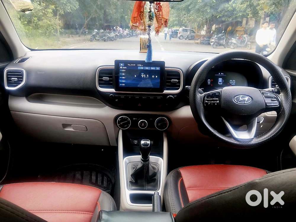Hyundai Venue 1.2 S (o), 2022, Petrol