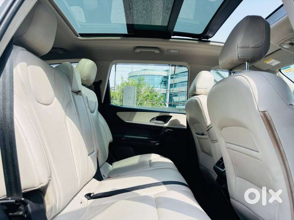 Mahindra Xuv700 Ax7 Luxury Pack Awd, 2022, Diesel