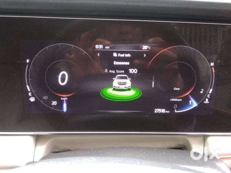 Mahindra Xuv700 2.0 Ax 5 Petrol Mt 7 Str, 2024, Petrol