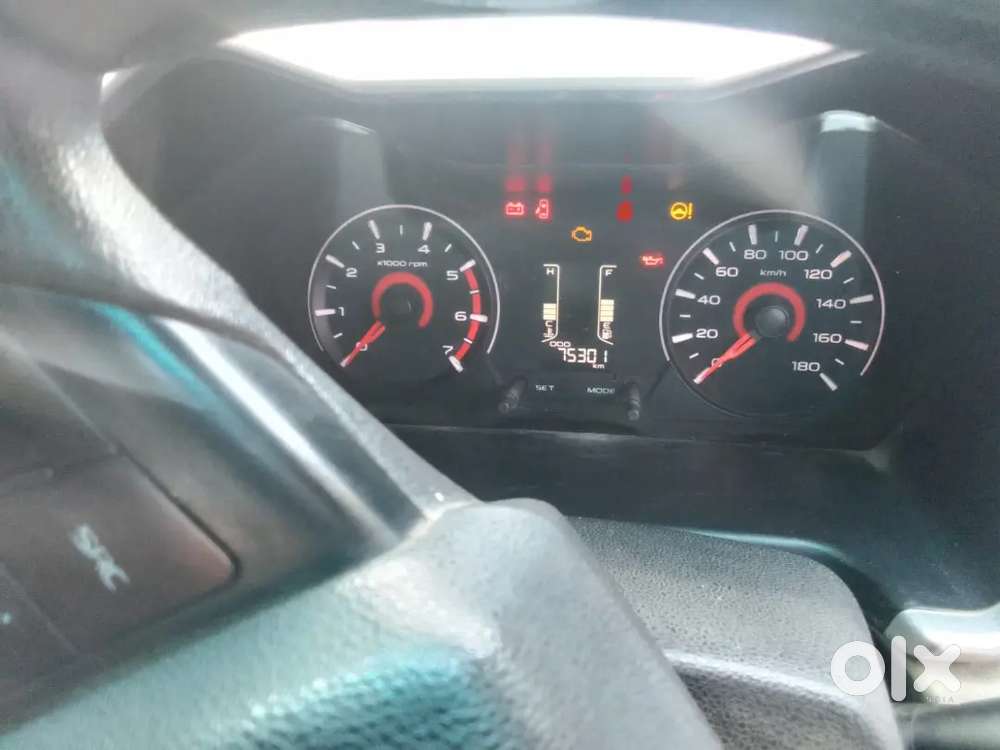 Mahindra Kuv 100 2017