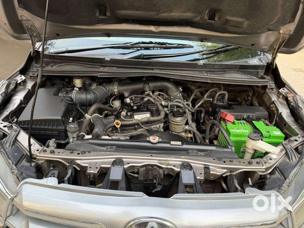 Toyota Innova Crysta 2.7 Gx At 8s, 2016, Petrol
