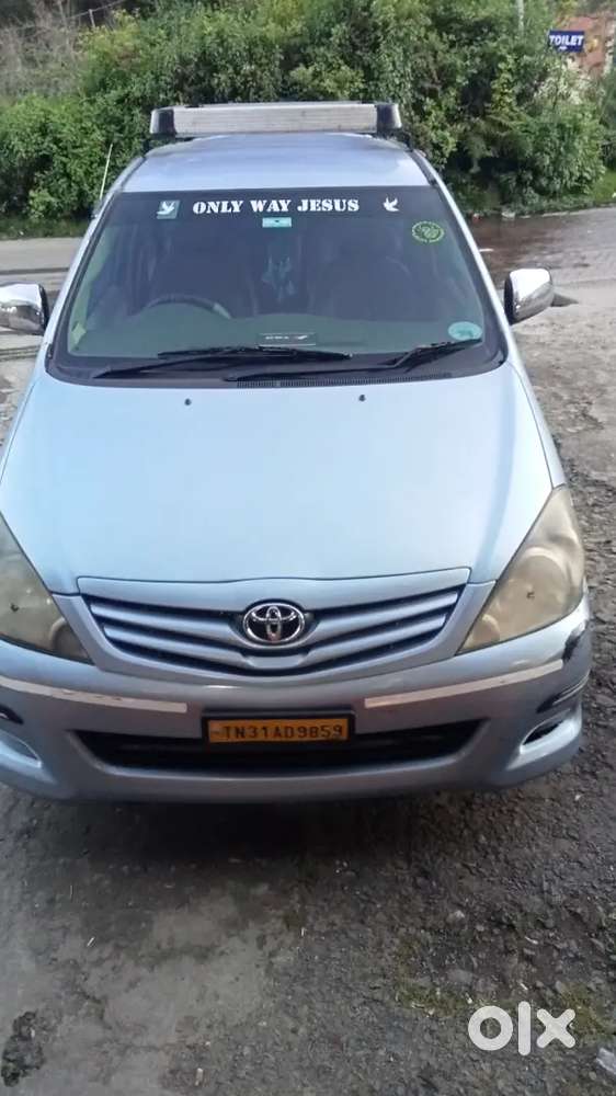 Toyota Innova 2011