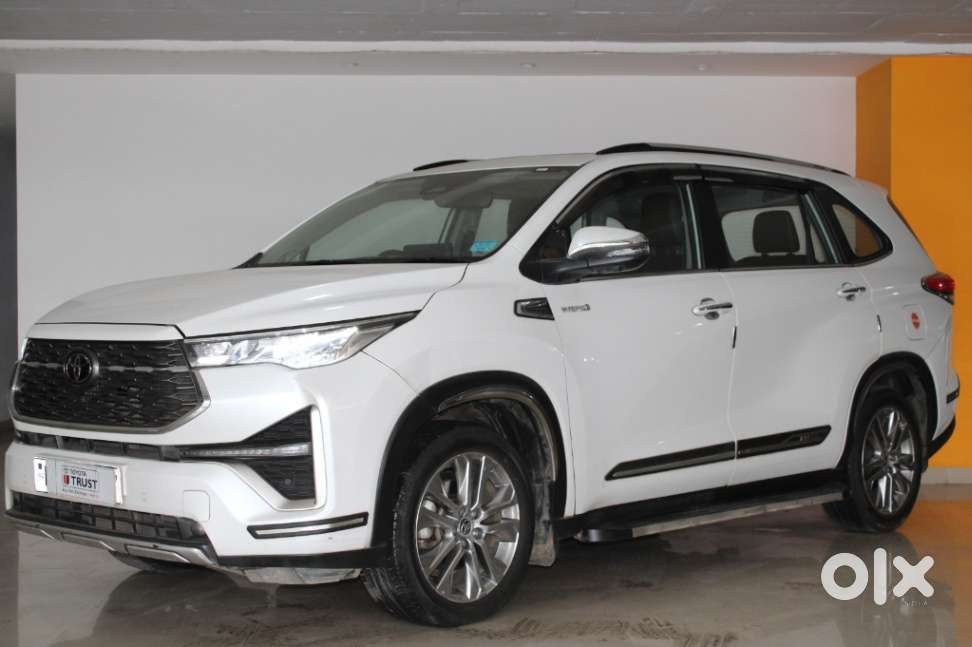 Toyota Innova Hycross 2.0 Zx (o) Hybrid 7 Str, 2024, Petrol