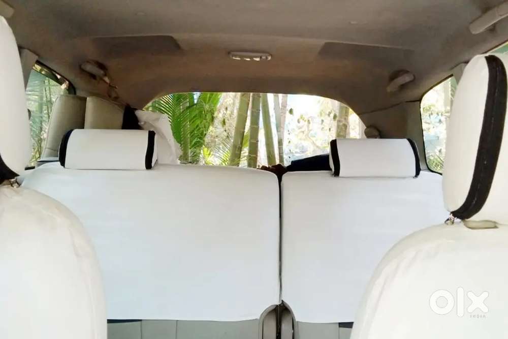 Toyota Innova 2012