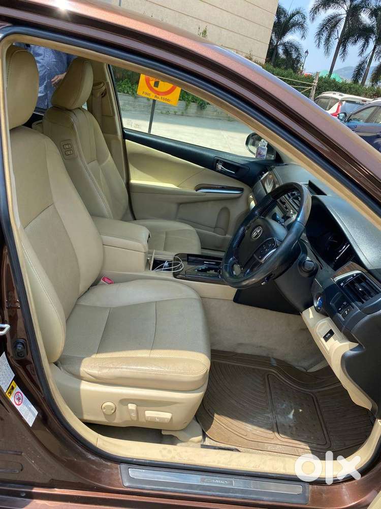 2016 Toyota Camry Hybrid  1st Owner  58k Km  Full Service History