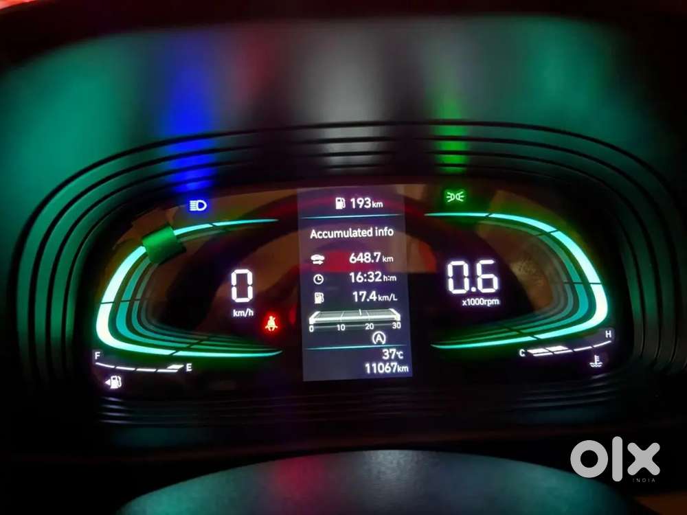 Hyundai Venue 2025 Diesel 11000 Km Driven