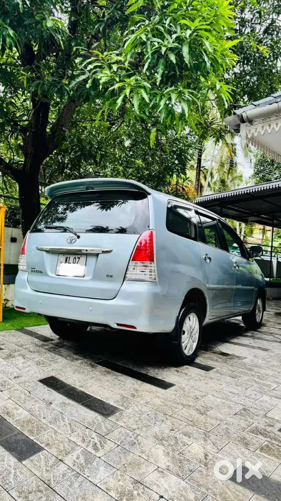 Toyota Innova Full Option/2 Nd Owner/only 100000km Kerala