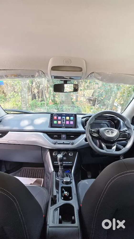 Tata Nexon 2021 Petrol Well Maintained. Only Company Serviced.