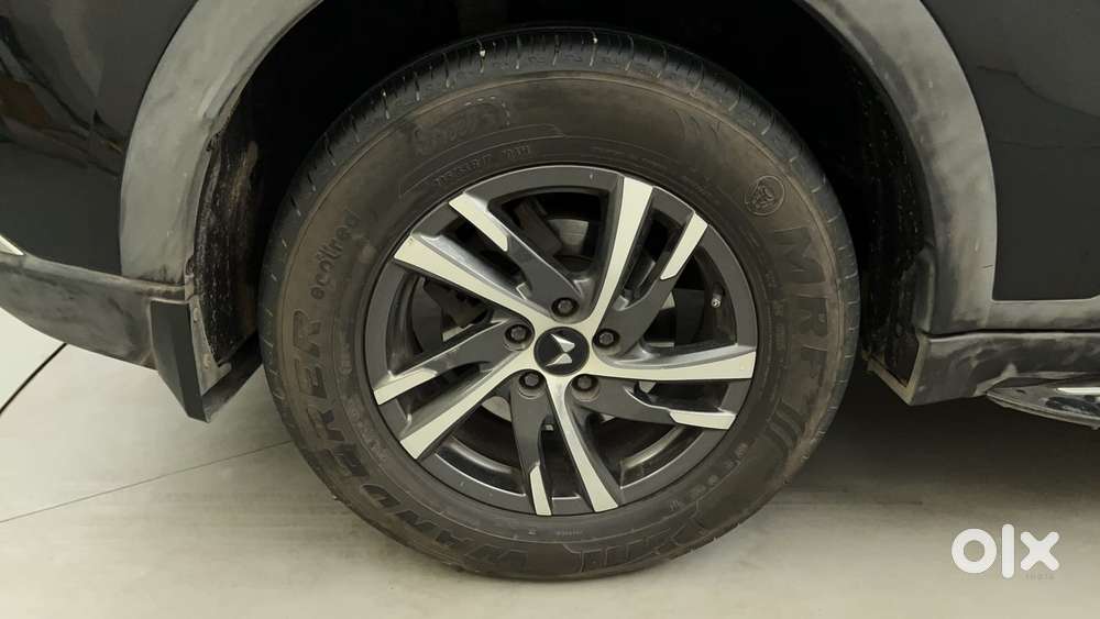 Mahindra Xuv700 2.2 Ax 5 Diesel At 7 Str, 2024, Diesel