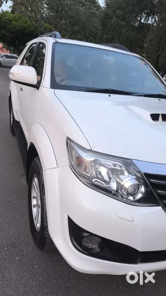 Aug 2013 Fortuner 4*2