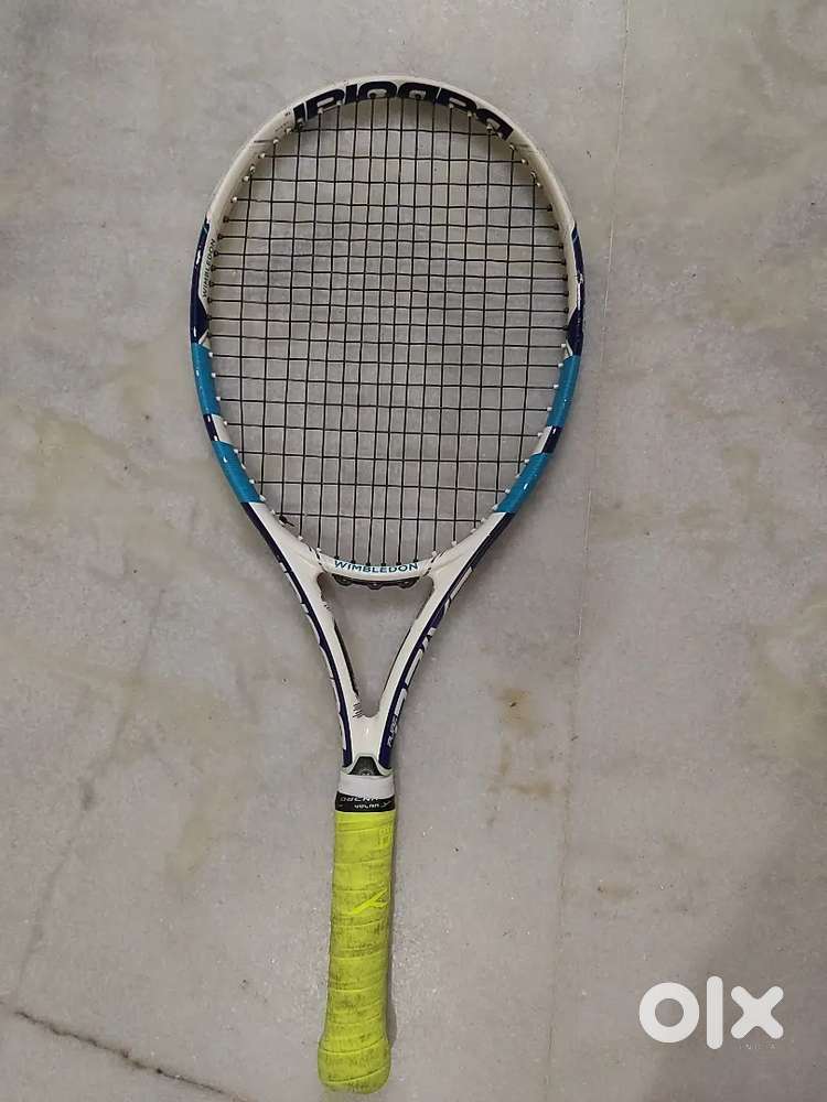 Tennis racquet