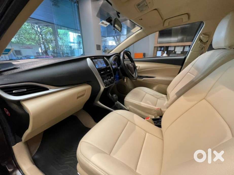 Toyota Yaris J Cvt, 2020, Petrol