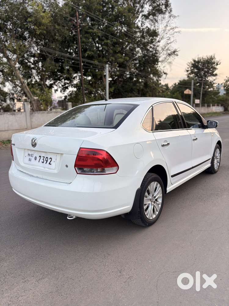 Volkswagen Vento 1.2 Tsi Highline Plus At, 2014, Petrol