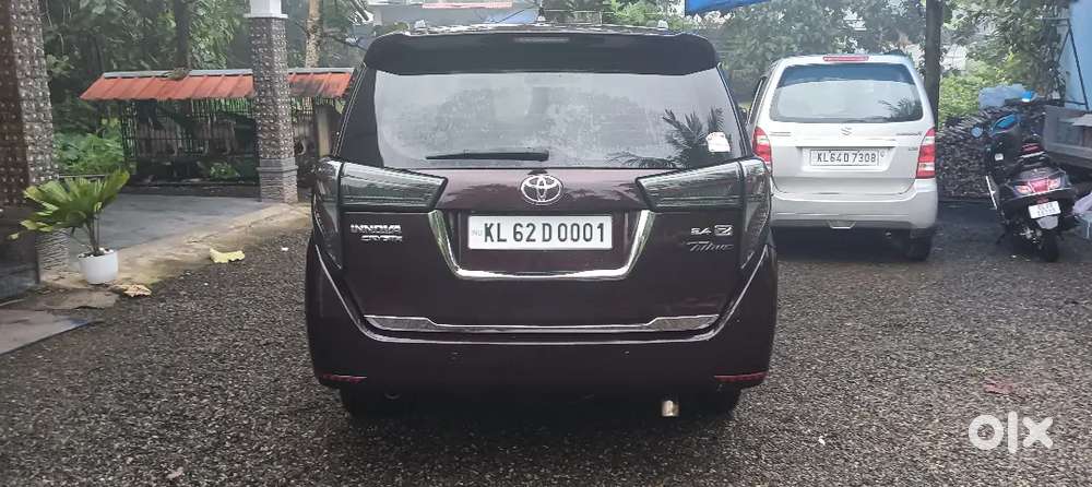 Toyota Innova Crysta 2017 Diesel Well Maintained