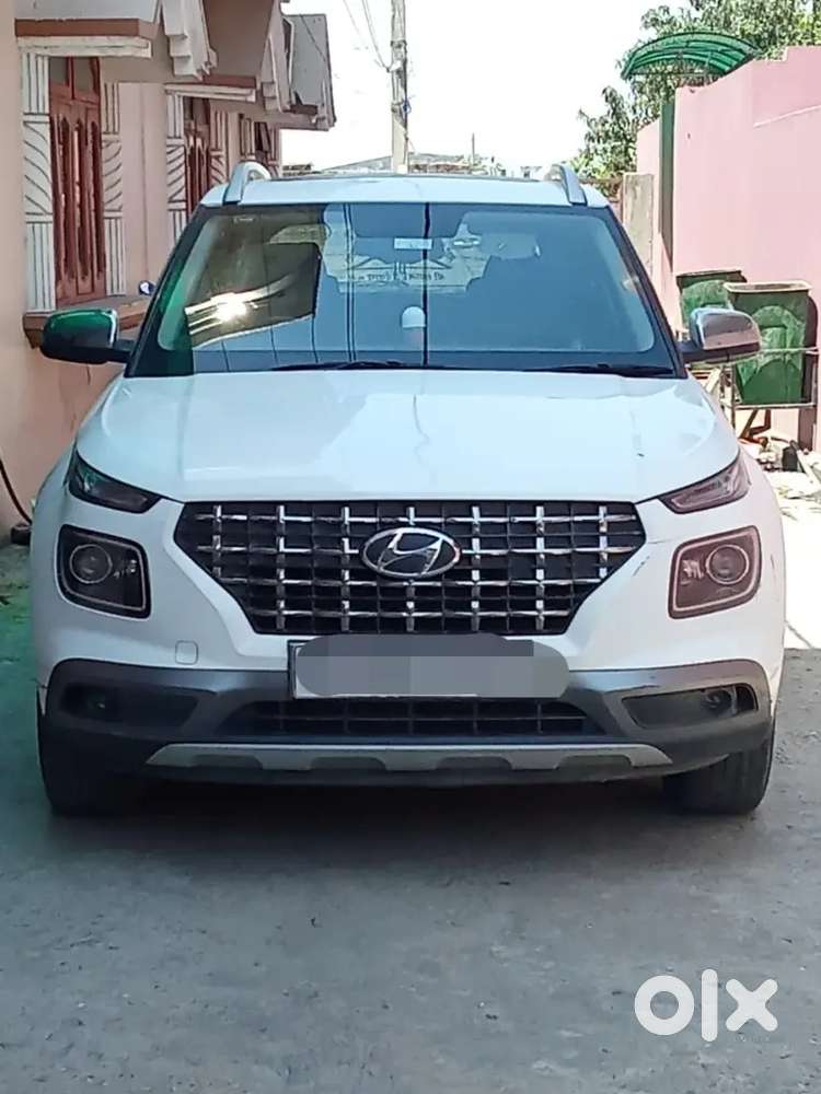 Hyundai Venue 73000 Km Driven
