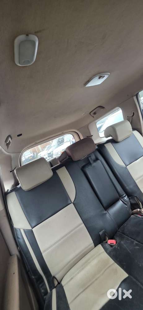Mahindra Xuv500 W6 At, 2015