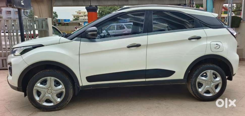 Tata Nexon 1.2 Revotron Xm (s), 2020, Petrol