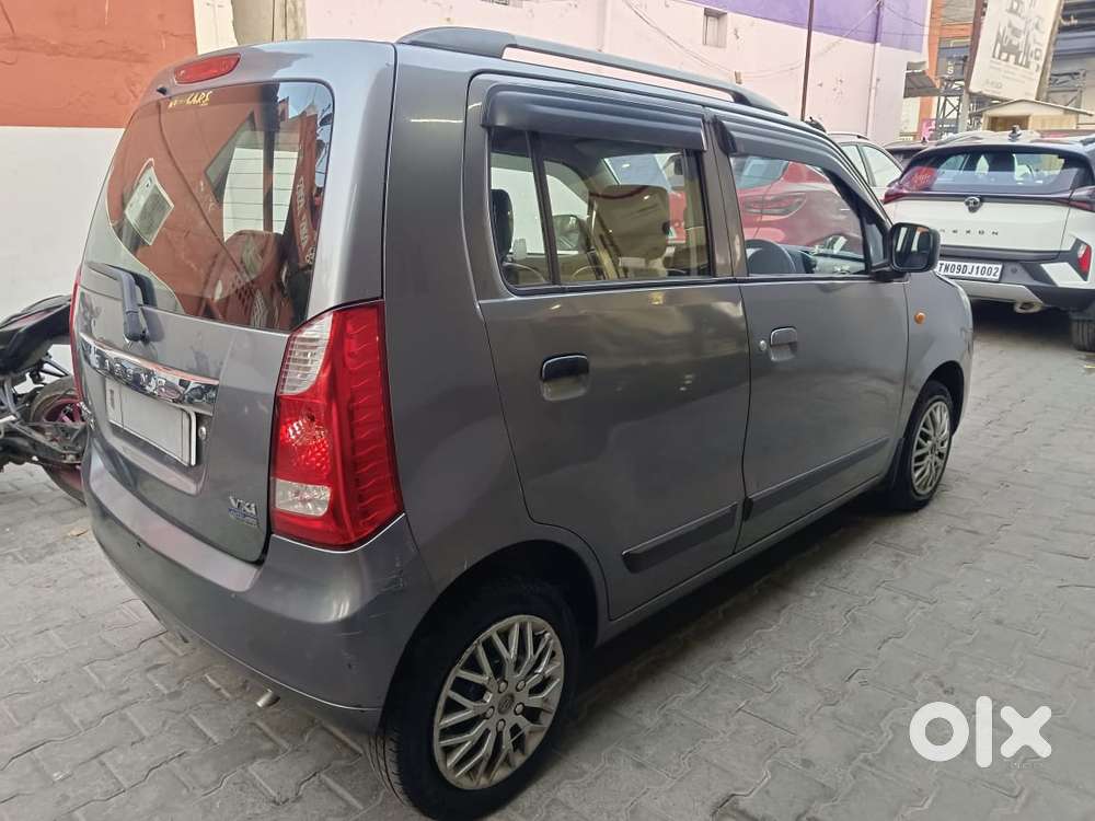 Maruti Suzuki Wagon R Vxi Amt1.2, 2018, Petrol