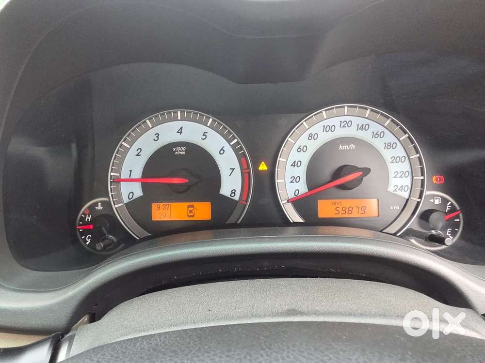 Toyota Corolla Altis 2012