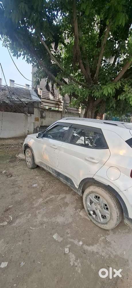 Hyundai Venue 1.2 Plus 2020 Petrol