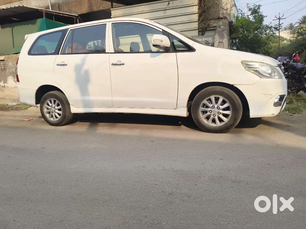 Toyota Innova 2015