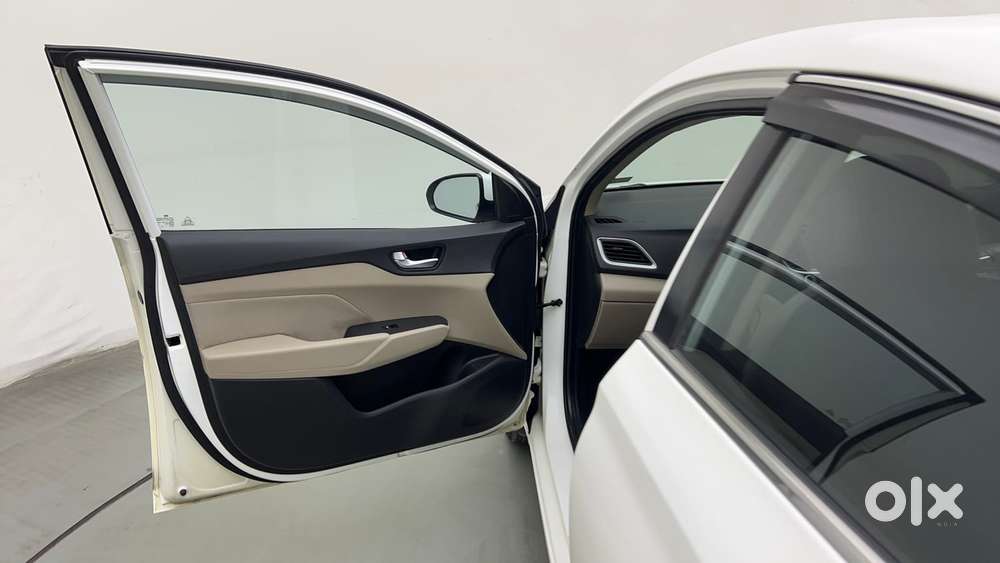 Hyundai Verna [ ] Fluidic 4s 1.6 Crdi Sx (o) At, 2019, Petrol