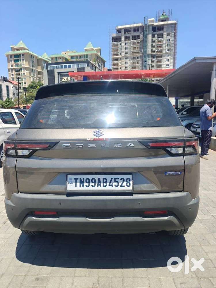 Maruti Suzuki Brezza 1.5 Vxi At Smart Hybrid, 2024, Petrol