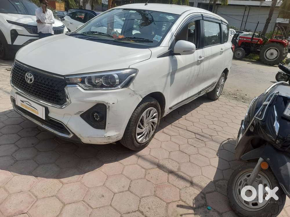 Toyota Rumion S Cng, 2024, Petrol